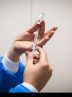 افراد بالای ۷۰ سال برای تزریق دوز دوم واکسن کرونا منتظر پیامک باشند