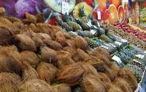 قیمت آناناس، نارگیل و موز در میادین میوه و تره بار تهران