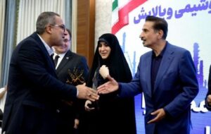 پتروفرهنگ به عنوان «شرکت برتر سال ۱۴۰۳» صنعت نفت ایران معرفی شد