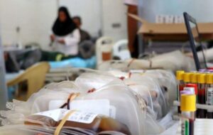 (تداوم سنت اهدای خون کارگران در مجتمع فولاد غدیر نی‌ریز