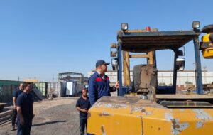 بازدید قائم‌مقام فولاد اکسین خوزستان از انبار ضایعات/ تأکید بر ساماندهی سریع، رعایت نکات ایمنی و اجرای نظام آراستگی (5S)