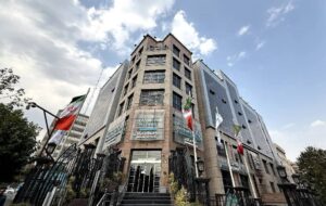 بانک دی: ادعای پرداخت شدن حقوق نجومی و وام ۴.۵ میلیارد تومانی اشتباه است 