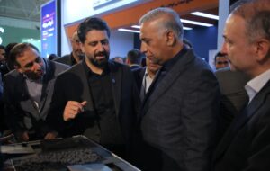 بازدید مدیرعامل ساتا از غرفه فولاد غدیر نی‌ریز در نمایشگاه متافو